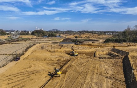 江西湖口：高標準農(nóng)田建設(shè)冬季大會戰(zhàn)