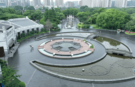 在京杭大運(yùn)河南端來(lái)場(chǎng)“City Walk”